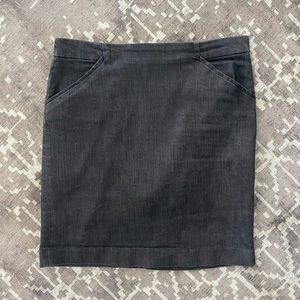 EUC Gap 8 washed black denim mini pencil skirt 70% cotton 30% spandex